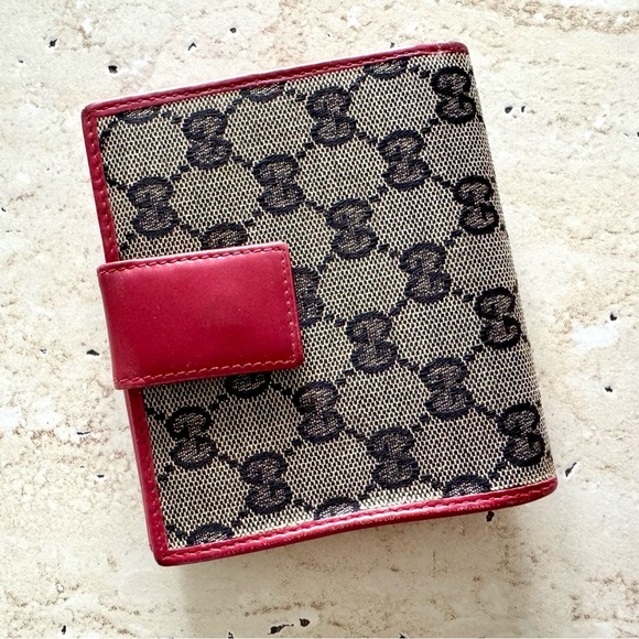 Gucci Wallet, Red with canvas monogram, Authentic - Picture 8 of 13